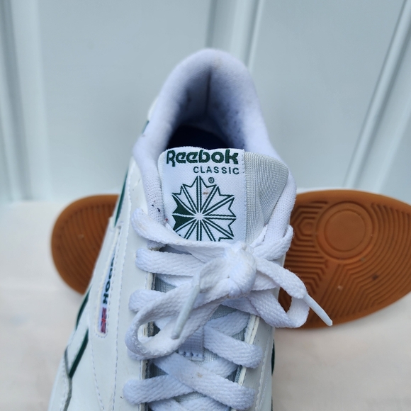 Reebok Men's Club Memt Sneaker Size 9.5 White Gum Sole - Picture 9 of 11